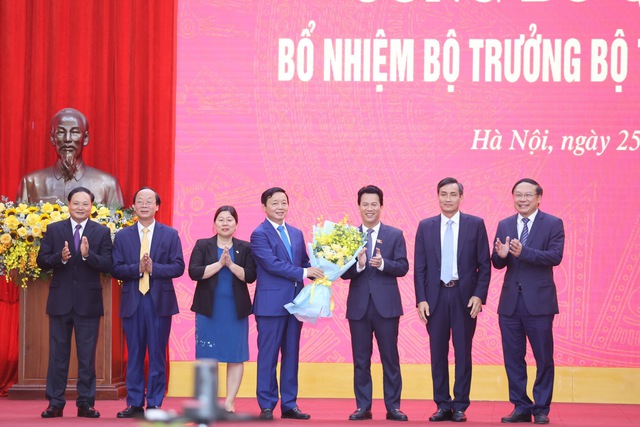 Thủ tướng Phạm Minh Chính trao quyết định bổ nhiệm Bộ trưởng Bộ TN-MT - Ảnh 4.