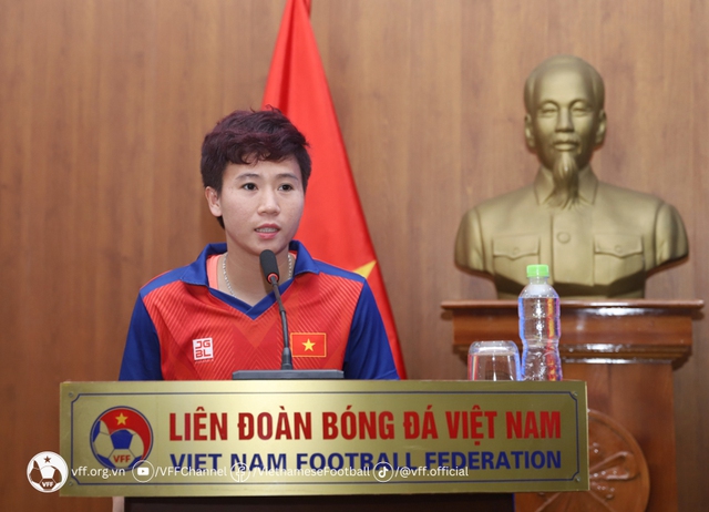 VĐV điền kinh Nguyễn Thị Oanh hội ngộ đội tuyển bóng đá nữ Việt Nam - Ảnh 5.