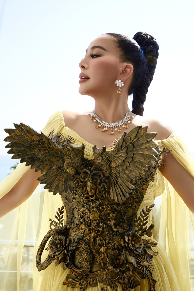 Nhà thiết kế Việt gây choáng với áo corset khắc họa nữ thần Athena - Ảnh 6.