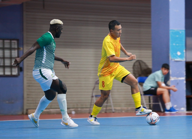 Đội tuyển futsal Việt Nam tiếp tục thắng đội Solomon 5-0 trước khi sang Nam Mỹ - Ảnh 3.