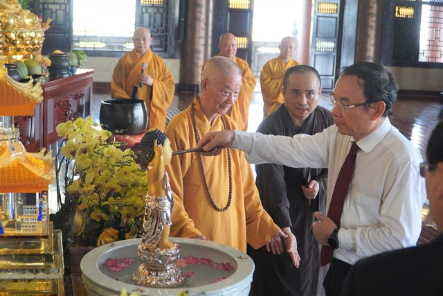 Chủ tịch nước: Phật giáo trăn trở với những lo toan của người dân - Ảnh 5.