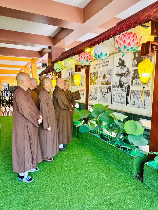 Các hoạt động kính mừng Đại lễ Phật đản và tưởng niệm Bồ-tát Thích Quảng Đức - Ảnh 8.