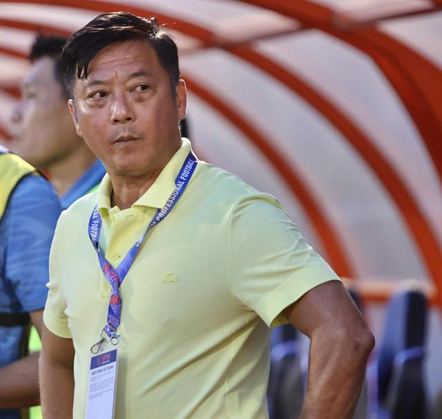 V-League 2023: HLV Lê Huỳnh Đức ra mắt sân Bình Dương - Ảnh 1.