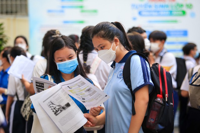 Hôm nay, tuyển sinh lớp 10 vào trường có tỷ lệ chọi cao nhất 5 năm qua - Ảnh 4. Hôm nay, tuyển sinh lớp 10 vào trường có tỷ lệ chọi cao nhất 5 năm qua - Ảnh 4.