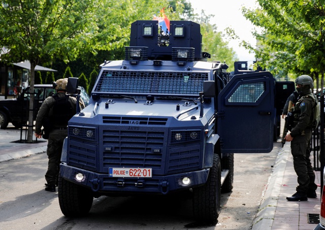 Serbia duy trì tình trạng báo động, Nga lên tiếng về vụ căng thẳng tại Kosovo - Ảnh 1.