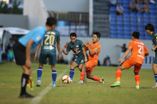 V-League 2023, CLB Đà Nẵng 1-1 HAGL: Thầy trò Kiatisak để lỡ chiến thắng thứ hai - Ảnh 2.