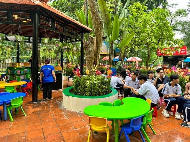 Khu 'Vườn Sách' trong Thảo Cầm Viên Sài Gòn có gì đặc biệt - Ảnh 2.