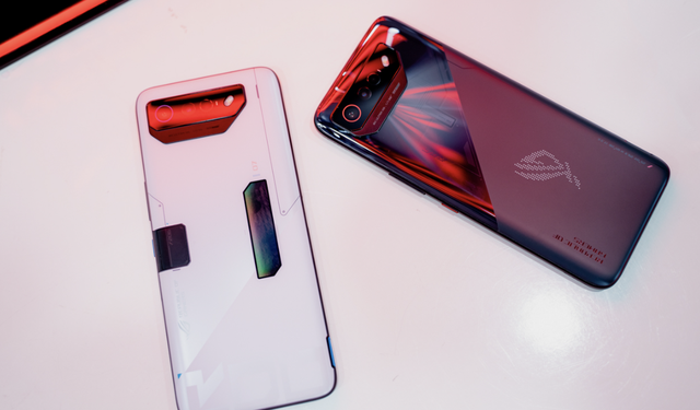  Asus ra mắt bộ đôi smartphone ROG Phone 7 chuyên dành cho game thủ - Ảnh 1.