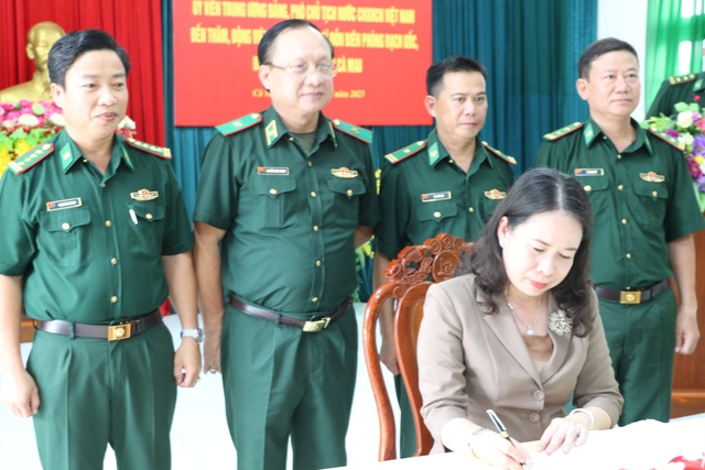 Phó Chủ tịch nước Võ Thị Ánh Xuân đến thăm đồn biên phòng tại Cà Mau - Ảnh 5.