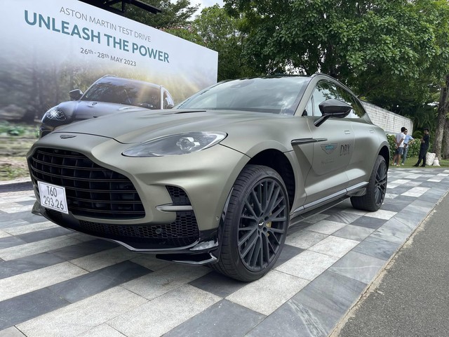 'Soi' Aston Martin DBX707 - siêu xe SUV giá 22 tỉ đồng tại Việt Nam   - Ảnh 2.