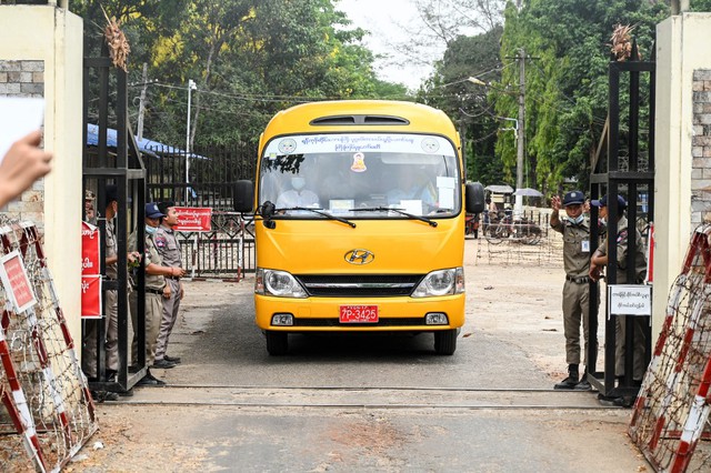Myanmar ân xá hơn 2.000 tù nhân sau chuyến thăm của Ngoại trưởng Trung Quốc - Ảnh 1.