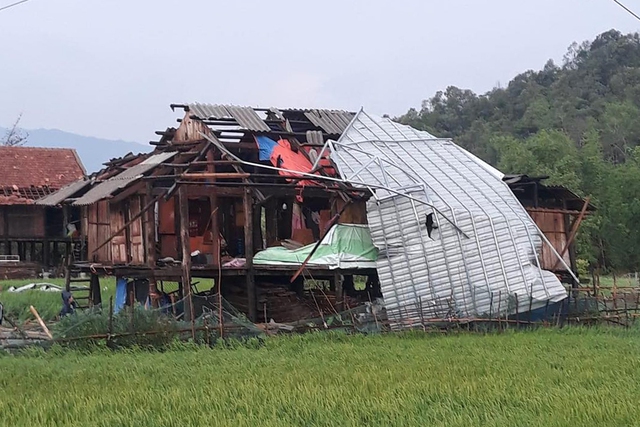 Điện Biên thiệt hại 7,6 tỉ đồng sau trận mưa đá và giông lốc - Ảnh 1.
