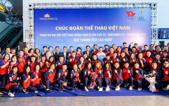 Đoàn thể thao Việt Nam chính thức sang Campuchia với kỳ vọng giành 120 HCV SEA Games 32 - Ảnh 2.