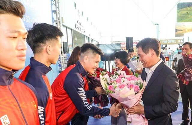 Đoàn thể thao Việt Nam chính thức sang Campuchia với kỳ vọng giành 120 HCV SEA Games 32 - Ảnh 3.