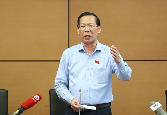 Chủ tịch Phan Văn Mãi báo tin vui tới Quốc hội về tăng trưởng của TP.HCM - Ảnh 1.