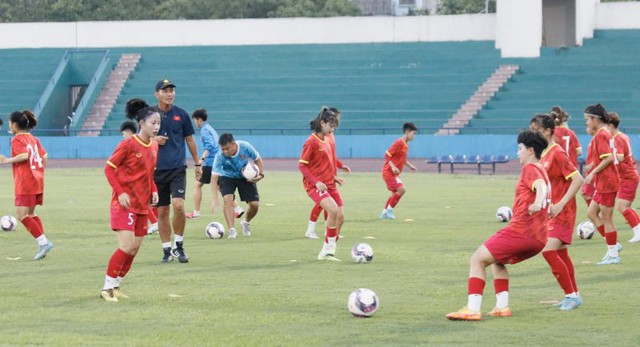 Đội nữ U.20 Việt Nam tăng cường độ tập luyện để chuẩn bị gặp Iran, Úc - Ảnh 1.