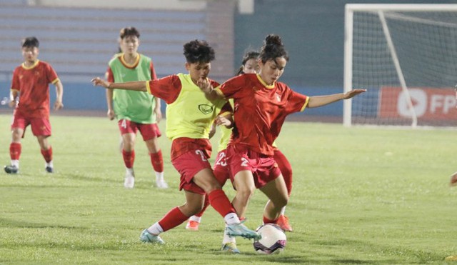 Đội nữ U.20 Việt Nam tăng cường độ tập luyện để chuẩn bị gặp Iran, Úc - Ảnh 2.