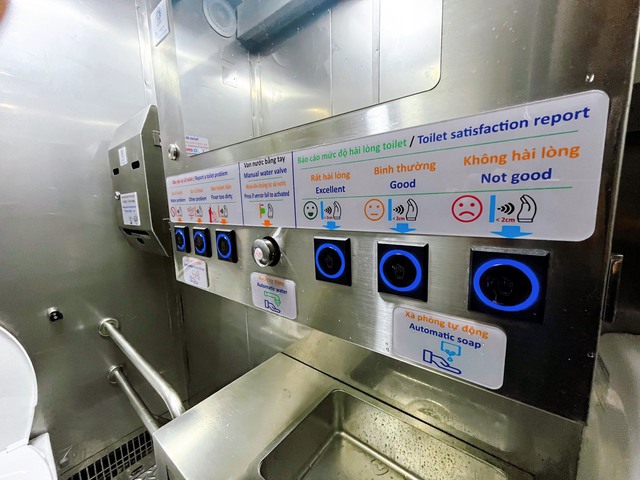 Nhà vệ sinh đạt tiêu chuẩn quốc tế cho cộng đồng sử dụng miễn phí - Ảnh 2.