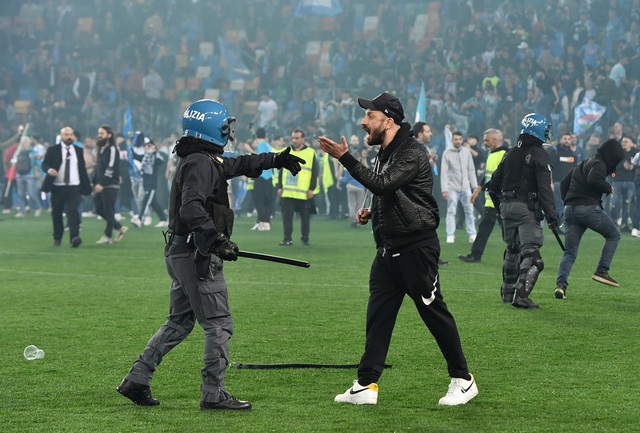 Napoli giành chức vô địch Serie A đầu tiên sau 33 năm - Ảnh 12.