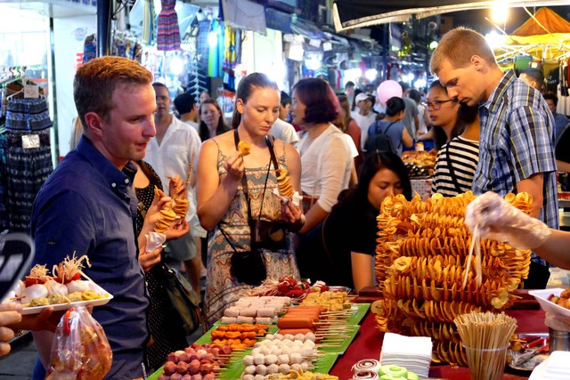 Du khách không có chỗ tiêu tiền? - Ảnh 1.