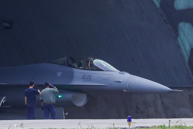 Trong lúc sức ép từ Trung Quốc gia tăng, Mỹ lại chậm giao F-16V cho Đài Loan - Ảnh 1.