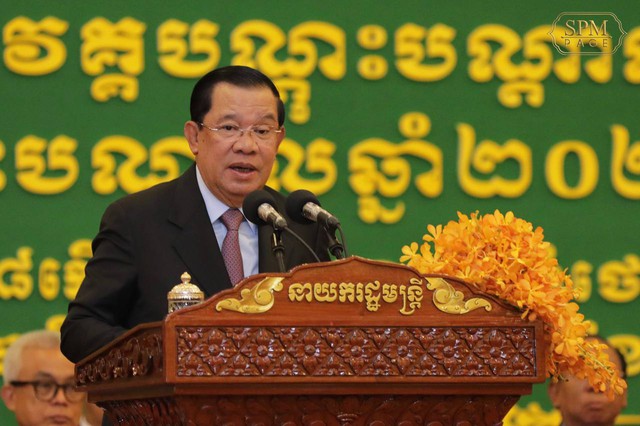 Thủ tướng Hun Sen mong thông cảm việc phân phối vé quá sốt ở SEA Games 32 - Ảnh 1.