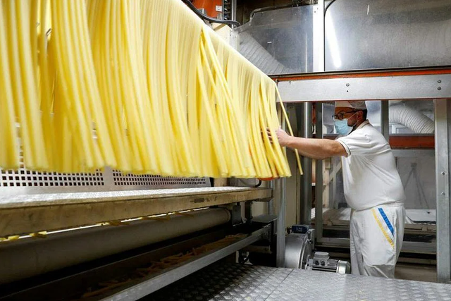 Chính phủ Ý họp khẩn vì giá mì spaghetti và pasta tăng vọt - Ảnh 1.