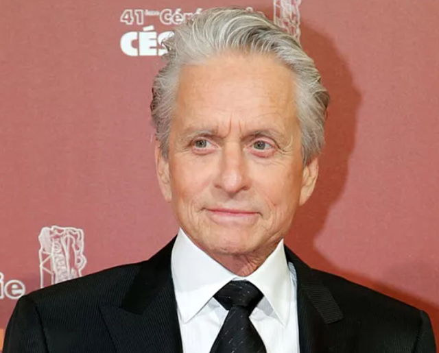 Michael Douglas nhận Cành cọ vàng danh dự tại LHP Cannes - Ảnh 1.