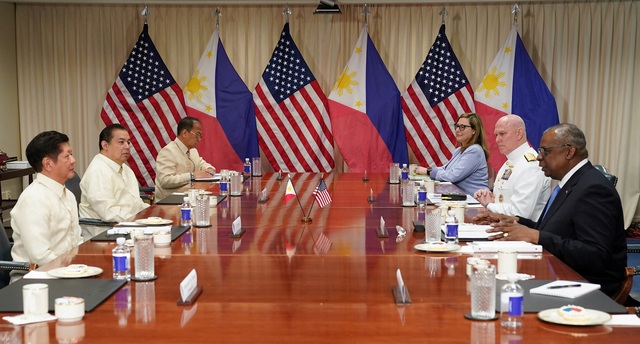 Mỹ, Philippines tăng cường phối hợp đối phó Trung Quốc ở Biển Đông 