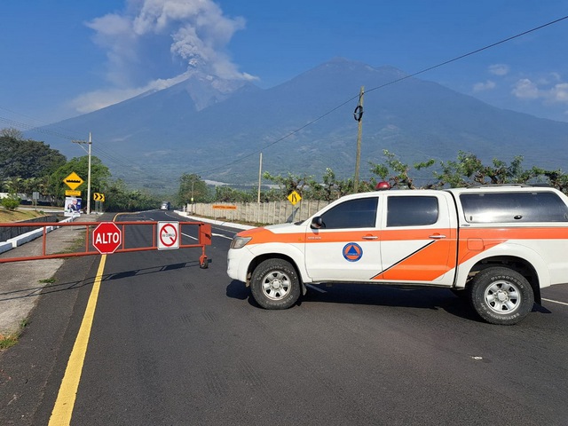 Guatemala sơ tán gấp hơn 1.000 người vì núi lửa phun dữ dội - Ảnh 2.