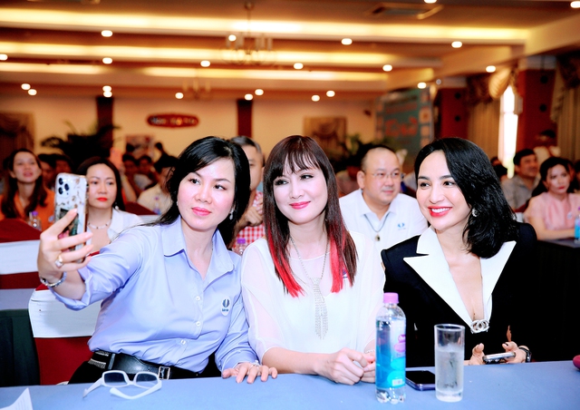 Hoa hậu Ngọc Diễm, nghệ sĩ Hiền Mai làm đại sứ chương trình Quê hương biển gọi - Ảnh 6.