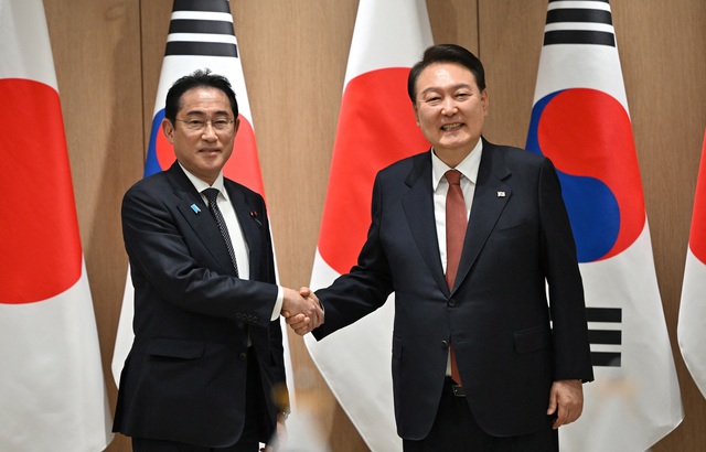 Thủ tướng Nhật thăm Hàn Quốc lần đầu trong 12 năm, hai bên đạt nhiều thỏa thuận - Ảnh 1.