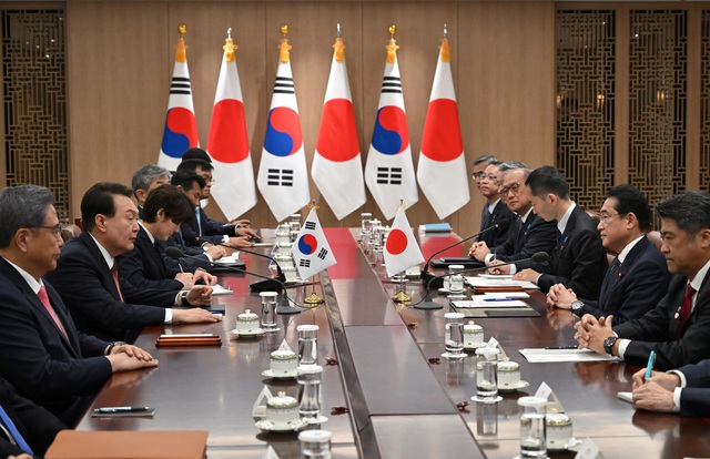 Thủ tướng Nhật thăm Hàn Quốc lần đầu trong 12 năm, hai bên đạt nhiều thỏa thuận - Ảnh 3.