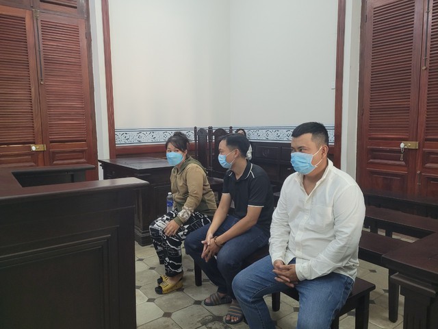 3 bị cáo Hà Bảo Châu, Nguyễn Vinh Quang và Đỗ Quang Hải (từ trái qua phải) tại phiên tòa phúc thẩm.