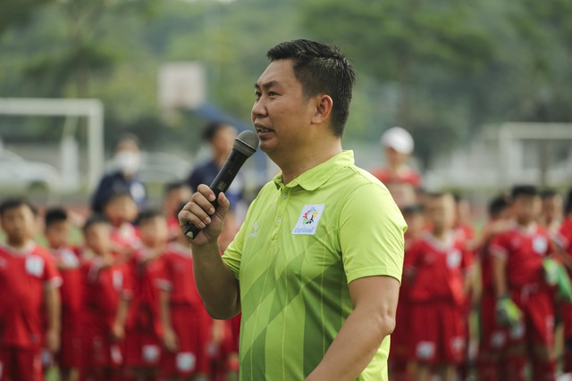 200 cầu thủ nhí tranh tài ở buổi tuyển chọn các đội tuyển trẻ Hà Nội - Ảnh 13.