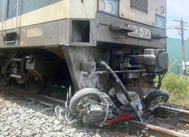 Quảng Nam: Băng qua đường ray, người phụ nữ bị tàu hỏa tông tử vong - Ảnh 1.