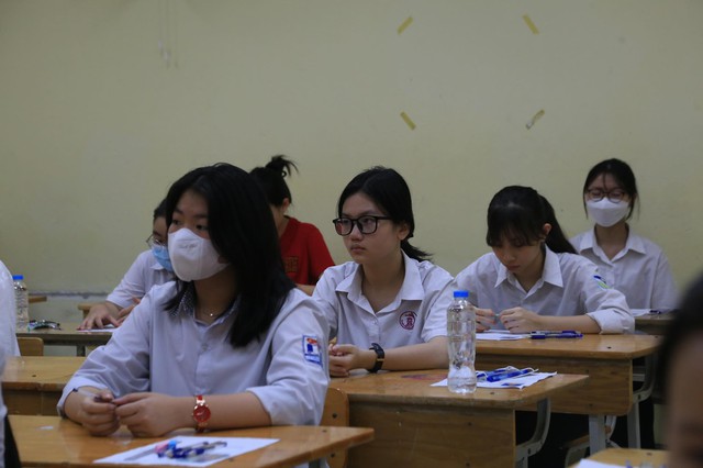 Thi vào lớp 10 ở Hà Nội: thêm 3 thí sinh bị đình chỉ thi - Ảnh 1.