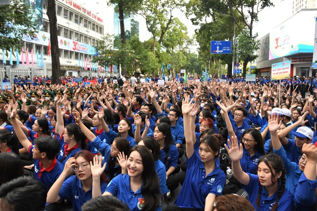 Sẵn sàng dấn thân và sẻ chia  - Ảnh 1.