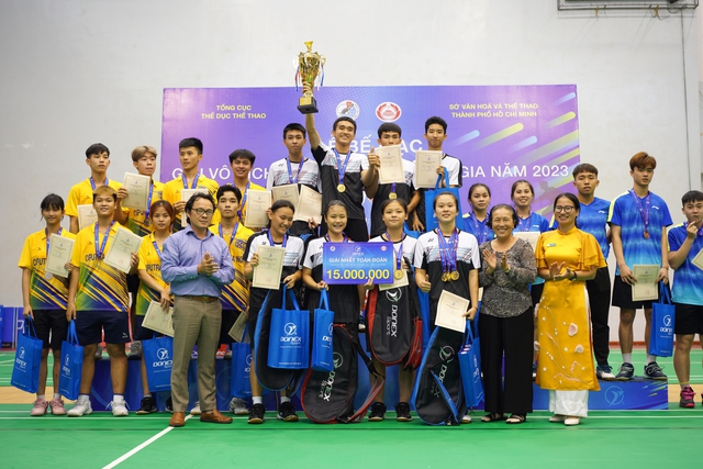 Đoàn TP.HCM giành 3 HCV tại giải vô địch cầu lông trẻ quốc gia 2023 - Ảnh 2.