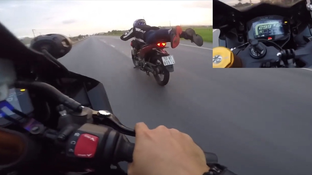 Nhóm phượt thủ phóng mô tô tốc độ gần 300 km/giờ, còn lên mạng ‘khoe chiến tích’ - Ảnh 2.