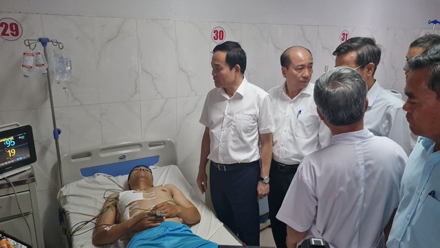 Phó thủ tướng Trần Lưu Quang viếng các cán bộ, chiến sĩ hy sinh tại Đắk Lắk - Ảnh 2.