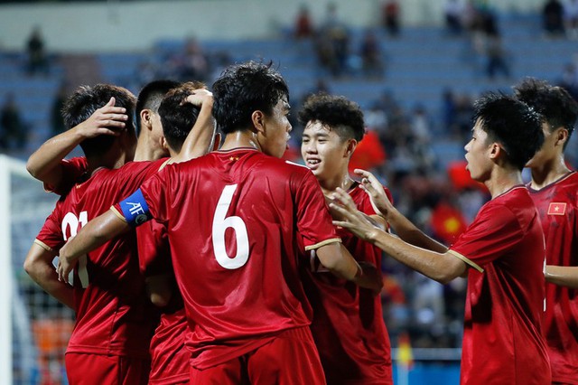 24 cầu thủ tốt nhất của U.17 Việt Nam sang Thái Lan dự giải châu Á - Ảnh 1.
