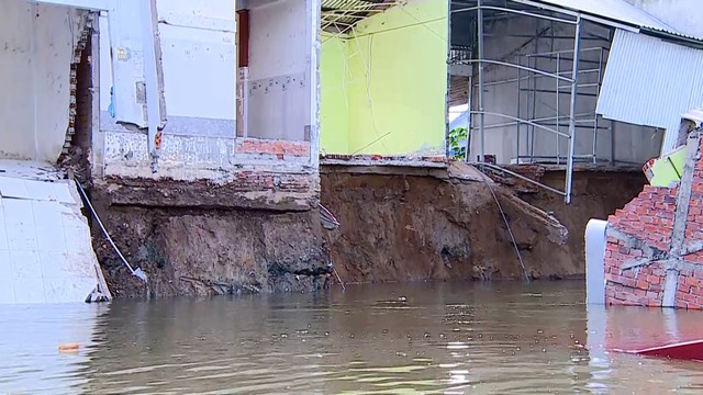 Vĩnh Long công bố tình huống khẩn cấp sạt lở nguy hiểm bờ sông Trà Ôn - Ảnh 2.