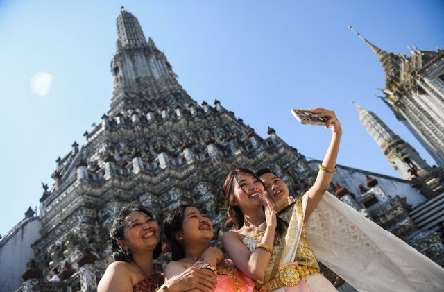 Vì sao khách quốc tế luôn đến Thái Lan đông hơn Việt Nam? - Ảnh 1.