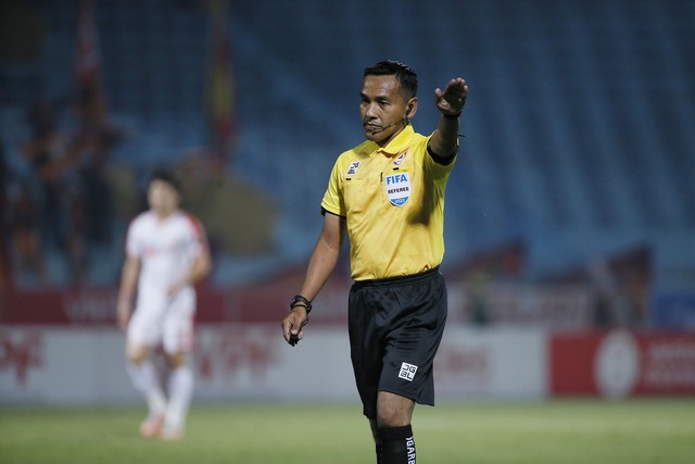 2 trọng tài Malaysia từng làm V-League điều khiển 2 trận đội tuyển Việt Nam ở FIFA Days - Ảnh 2.