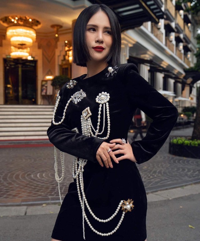 Phạm Băng Băng đeo trang sức của nhà thiết kế Việt lên tạp chí Vogue - Ảnh 4.