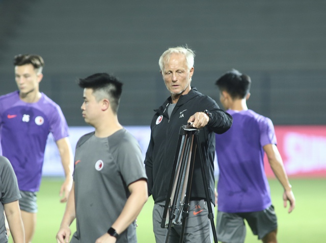 Đội Hồng Kông làm quen sân, sẵn sàng gây bất ngờ cho đội tuyển Việt Nam - Ảnh 8.