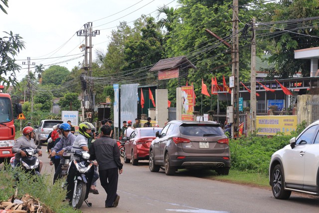 An ninh trật tự toàn tỉnh Đắk Lắk đã trở lại trạng thái bình thường - Ảnh 1.