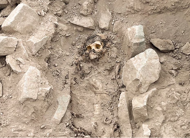 Các nhà khảo cổ Peru tìm thấy xác ướp 3.000 năm ở Lima - Ảnh 1.