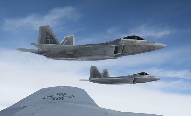 Mỹ điều máy bay chiến đấu F-22 đến Trung Đông ứng phó máy bay Nga - Ảnh 1.
